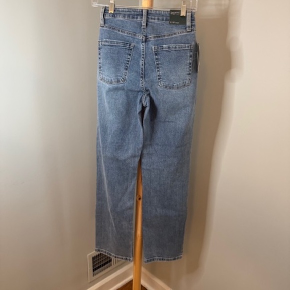 Wild Fable Super High-Rise Straight Jeans, Size 2, NWT - Picture 3 of 4